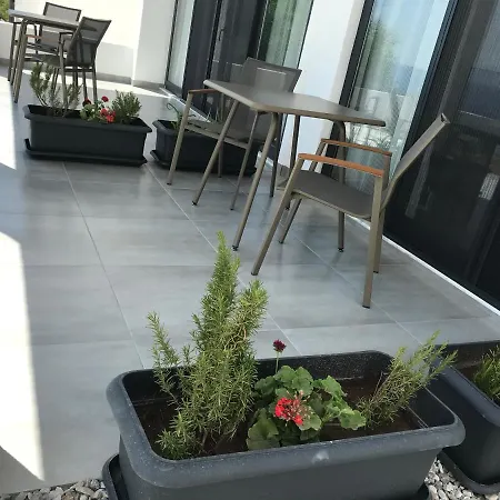 Mert Homes Appartement *